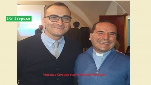 Vincenzo Corrado e l&#039;arcivescovo Michele Seccia a Trepuzzi per la Festa dei giornalisti