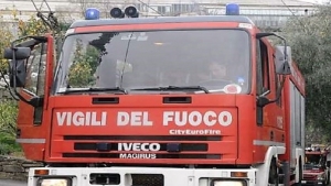 Principio di incendio in un garage: salvi i ragazzi presenti all&#039;interno