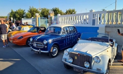 Incontro auto e moto d&#039;epoca a Casalabate: un tuffo nel passato dalla bellezza intramontabile