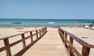 Casalabate senza barriere: passerella per l&#039;accesso al mare a persone disabili