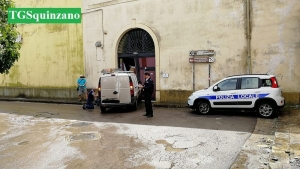 Altro incidente a Squinzano: in prossimità di una curva il mezzo sbatte contro un portone