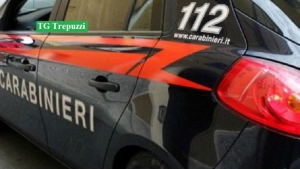 Extracomunitario aggredito con una sedia mentre dorme: indagini in corso