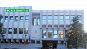 Furto al Municipio: rubati dagli uffici comunali computer, faldoni e documenti vari