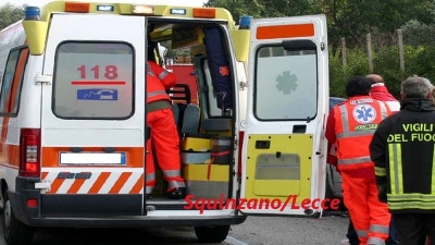 Auto contro guardrail, forse a causa dell&#039;asfalto bagnato: in ospedale uno squinzanese