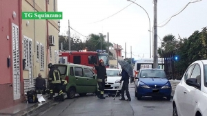 Urta un’auto parcheggiata colpendo il tubo del gas: sul posto Vigili del Fuoco e 118