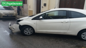 Aziona il freno a mano e fa un testacoda in via G. Abbate, danni ad un&#039;abitazione