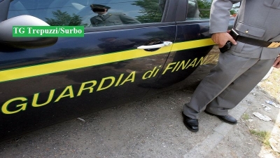 A spasso con cinque chili di marijuana: due giovani fermati e condotti in carcere